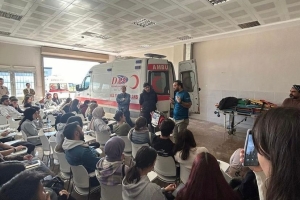 SAHADA AMBULANS EKİPMANLARI KULLANIMI VE AMBULANS NÖBET DEVİR TESLİM İLKELERİ EĞİTİMİ